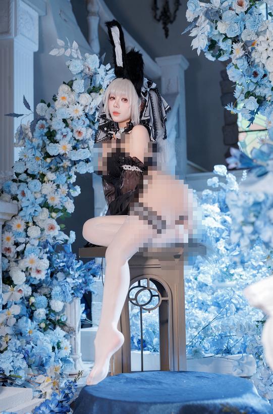九言这次的可畏,像从冷蓝花庭里走出来的哥特黑兔