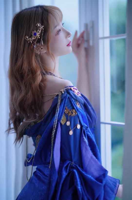 叉子宝宝让九灵从烛火走到窗边,灵蝶也跟着穿过了昼夜
