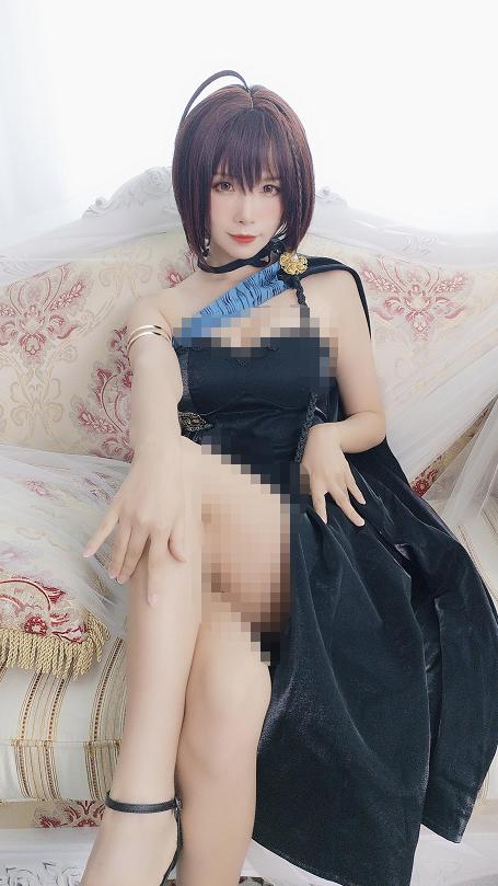 Neko-薇薇把巴尔的摩留在宴会散场后｜冷蓝房间里的一袭黑裙