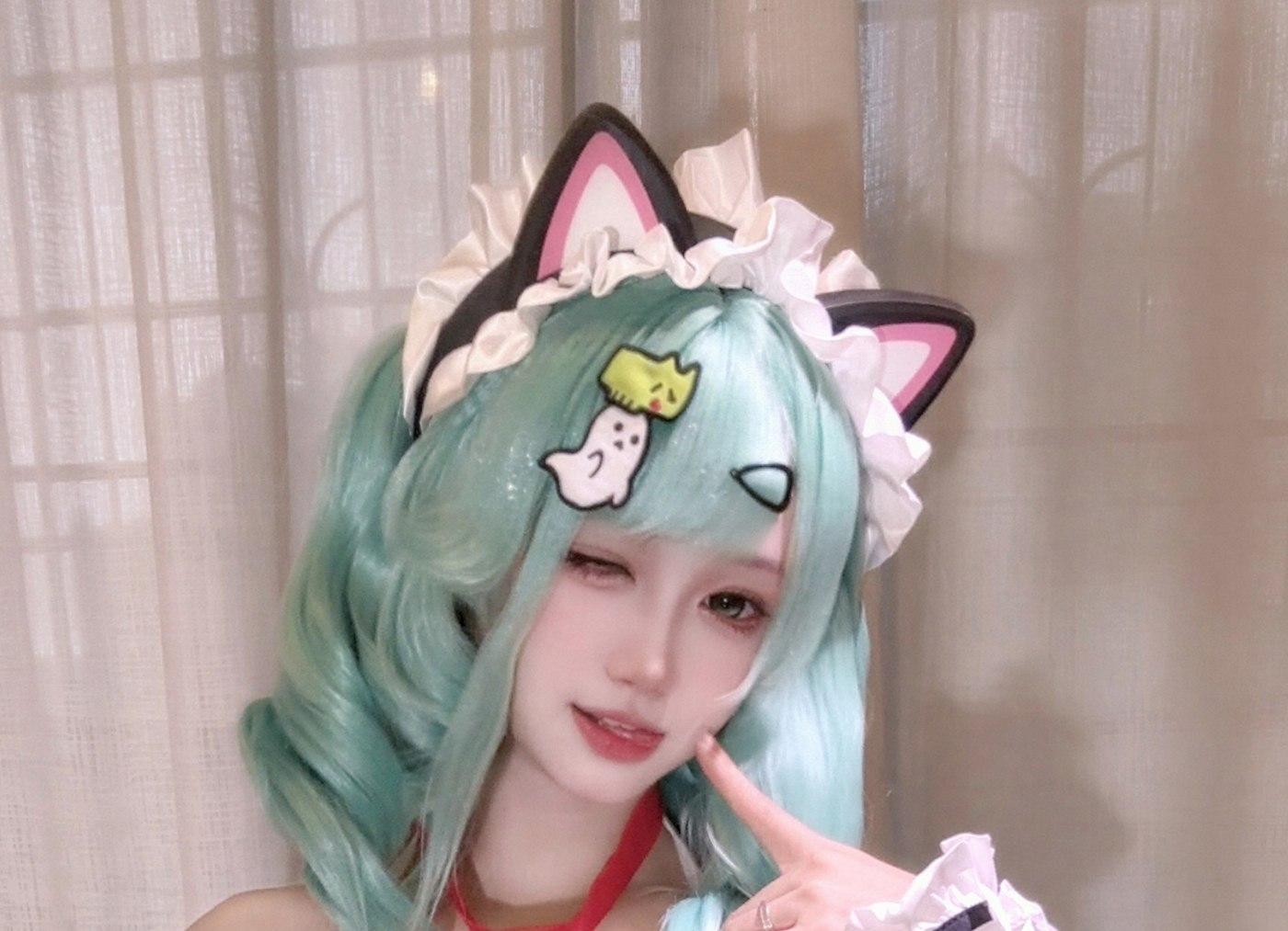 柒柒要乖哦千夏猫耳眨眼近景