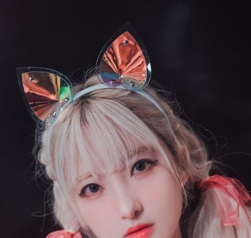 猫耳的彩色反光和浅色刘海