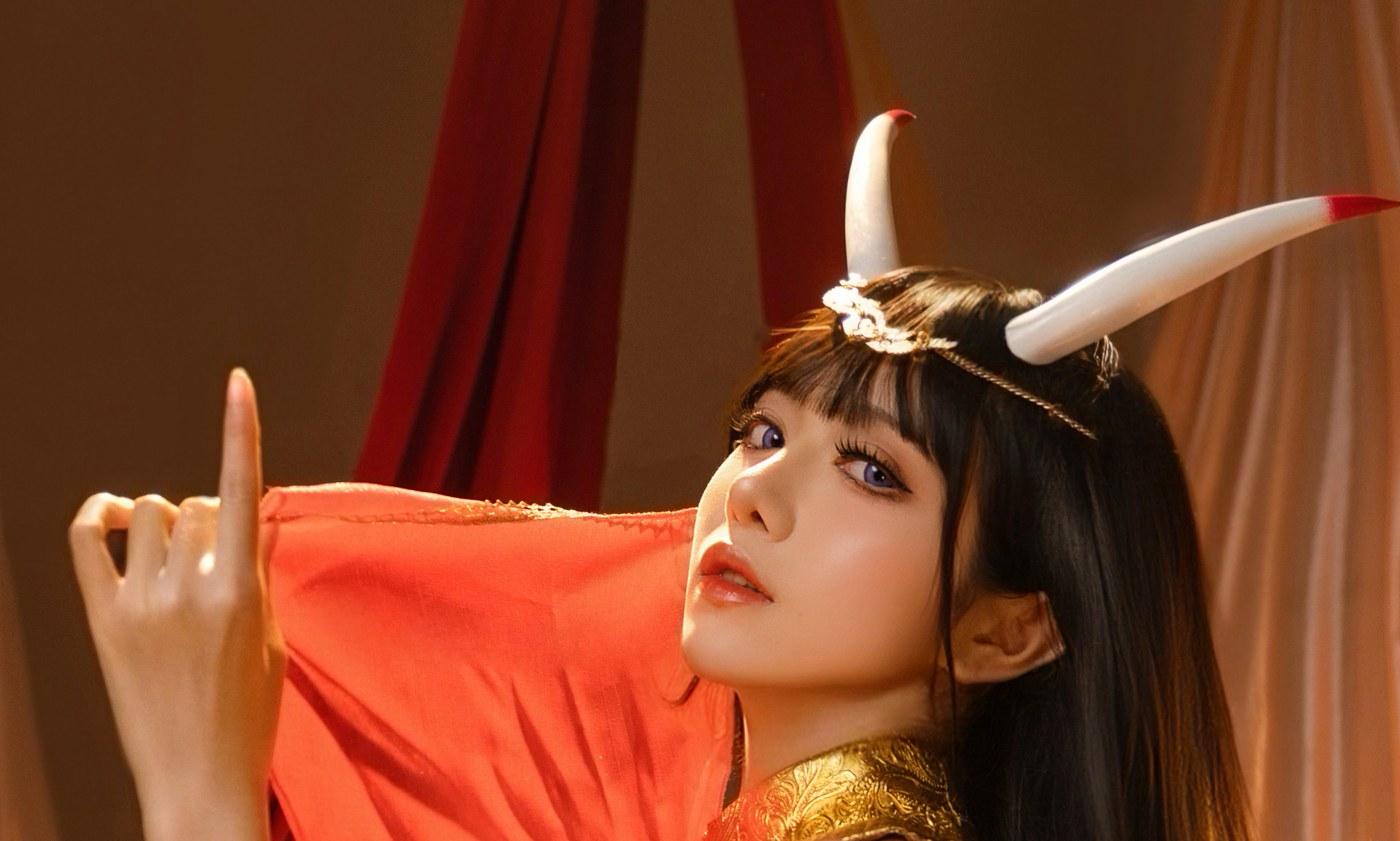 Shika小鹿鹿能代舞娘指尖与红纱近景