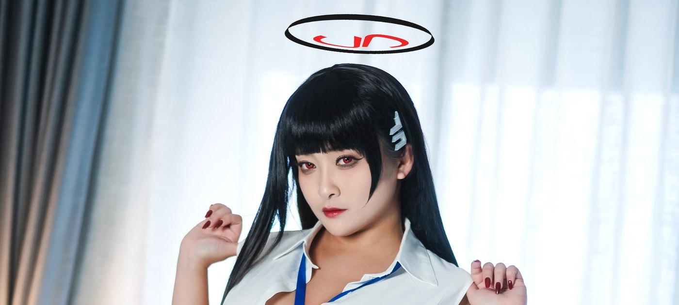 调月莉音头环和肩边手势