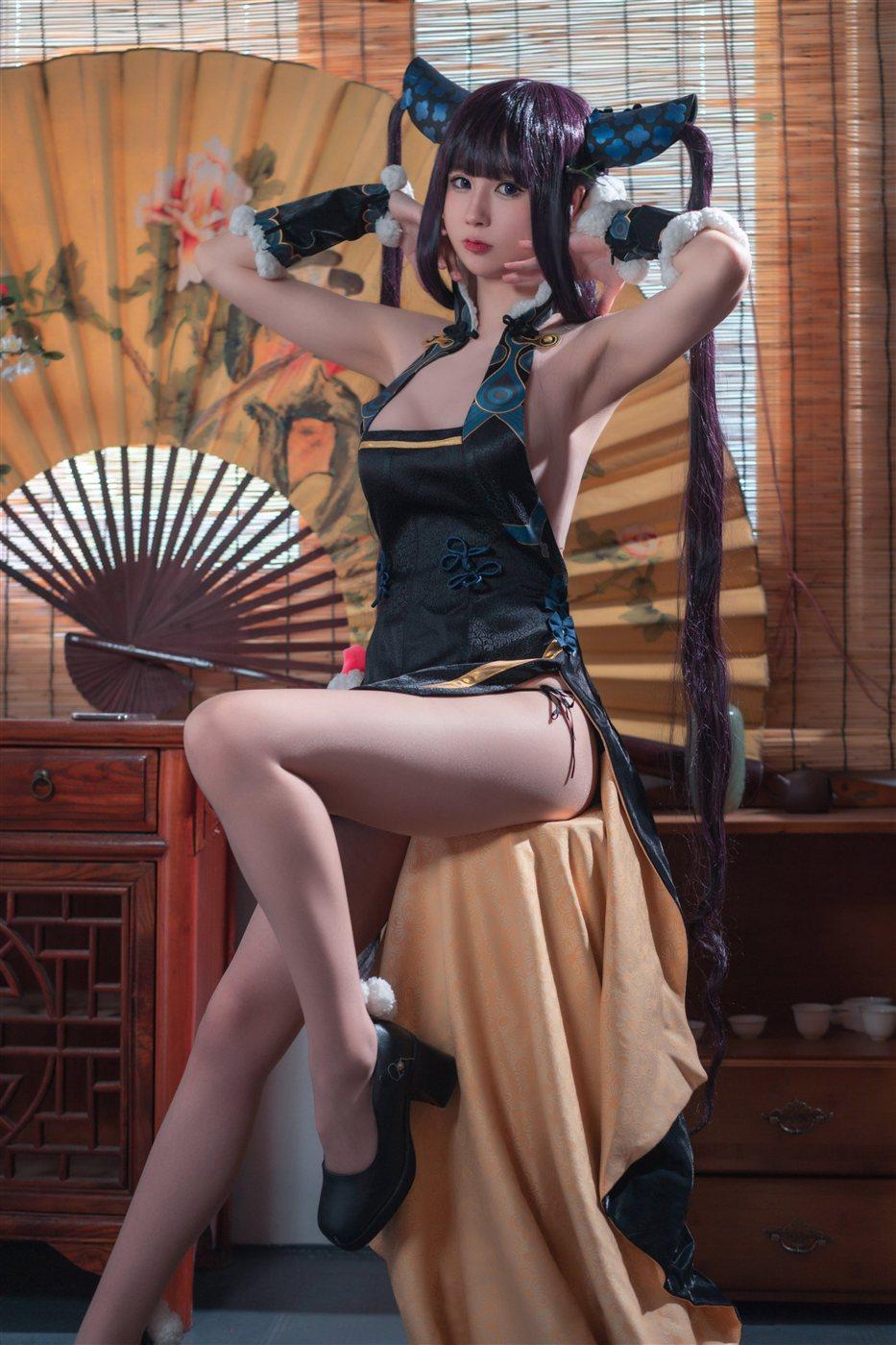 杨玉环造型抬手与青蓝头饰
